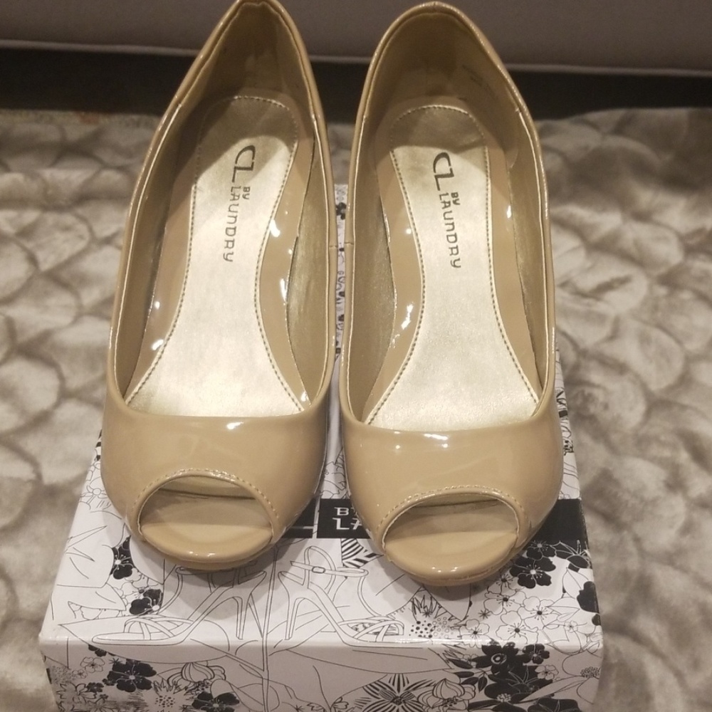 NIB-Nude Patent Leather Peep Toe Wedges